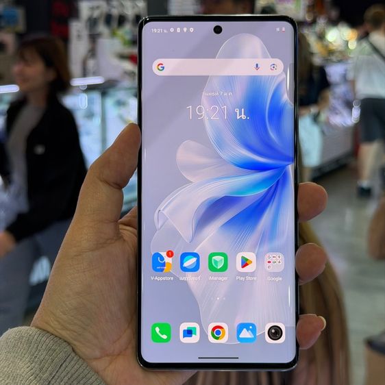 Vivo V30 สีขาว เครื่องศูนย์ สภาพสวยมากๆ จอ6.78นิ้ว แรม12รอม256 Snap7 Gen3 กล้อง50ล้าน(3ตัว)🔥🔥