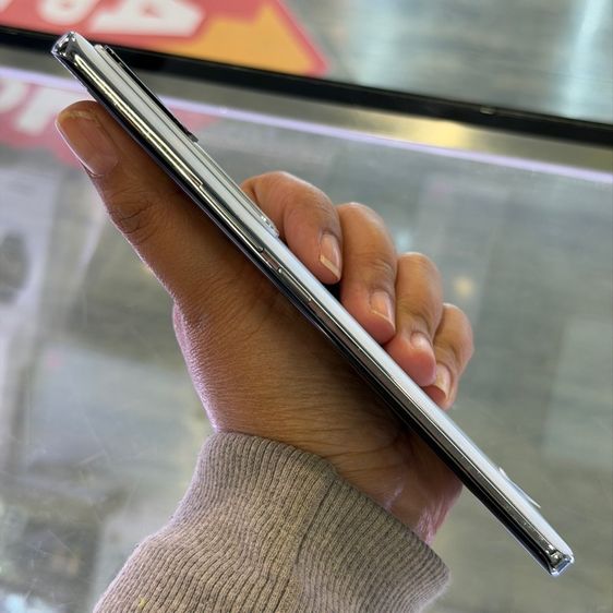 Vivo V30 สีขาว เครื่องศูนย์ สภาพสวยมากๆ จอ6.78นิ้ว แรม12รอม256 Snap7 Gen3 กล้อง50ล้าน(3ตัว)🔥🔥 รูปที่ 4