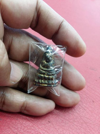 พระชัยวัฒน์ท่านเจ้ามา วัดสามปลื้มหรือวัดจักรวรรดิราชาวาส พิมพ์ฐานสูง ขี้เบ้าเดิมตามซอกองค์พระ ดูง่าย พุทธคุณครบเครื่องด้านเมตตา แคล้วคลาด  รูปที่ 15