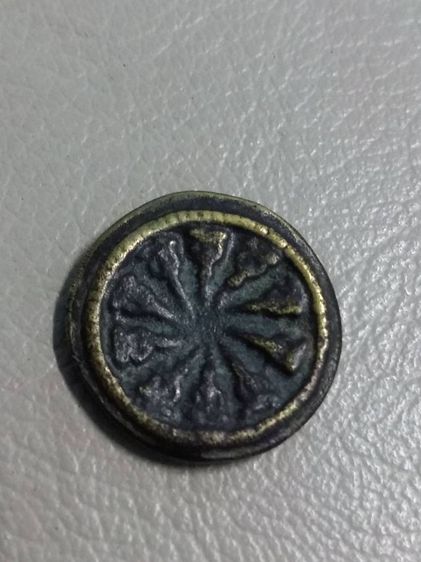 พระชัยวัฒน์ท่านเจ้ามา วัดสามปลื้มหรือวัดจักรวรรดิราชาวาส พิมพ์ฐานสูง ขี้เบ้าเดิมตามซอกองค์พระ ดูง่าย พุทธคุณครบเครื่องด้านเมตตา แคล้วคลาด  รูปที่ 17