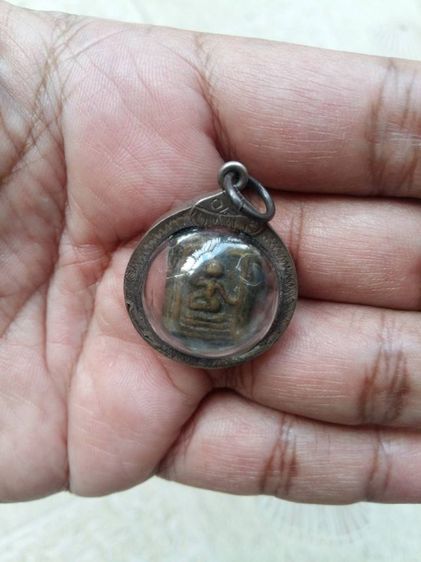 พระชัยวัฒน์ท่านเจ้ามา วัดสามปลื้มหรือวัดจักรวรรดิราชาวาส พิมพ์ฐานสูง ขี้เบ้าเดิมตามซอกองค์พระ ดูง่าย พุทธคุณครบเครื่องด้านเมตตา แคล้วคลาด  รูปที่ 16