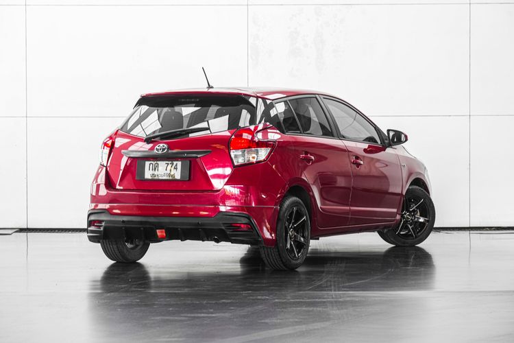 Toyota Yaris 2014 1.2 J Sedan เบนซิน ไม่ติดแก๊ส เกียร์อัตโนมัติ แดง รูปที่ 4