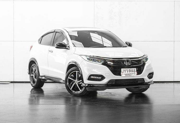 รถ Honda HR-V 1.8 RS สี ขาว