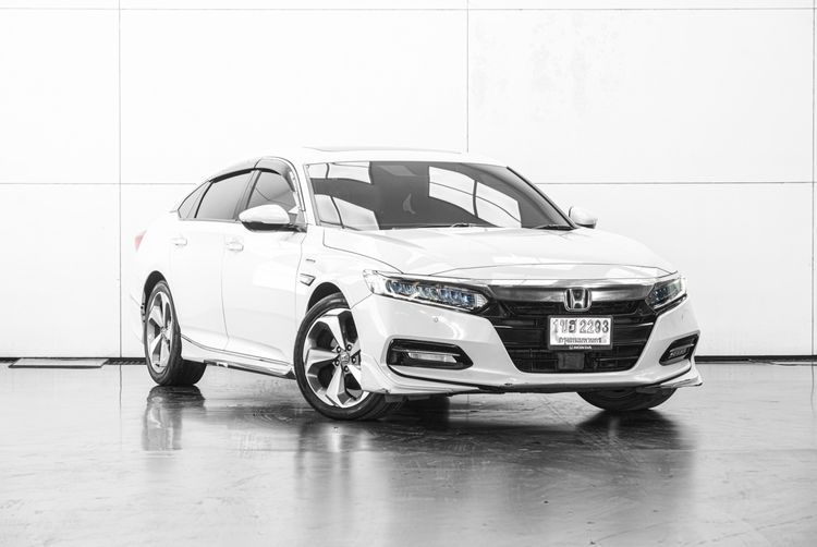 รถ Honda Accord 2.0 Hybrid Tech สี ขาว