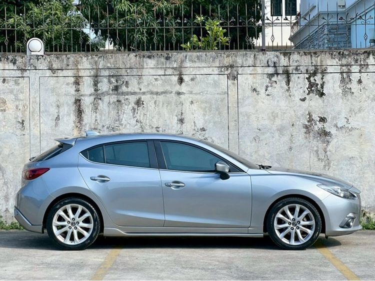 Mazda Mazda3 2015 2.0 SP Sports Sedan เบนซิน ไม่ติดแก๊ส เกียร์อัตโนมัติ เทา รูปที่ 2