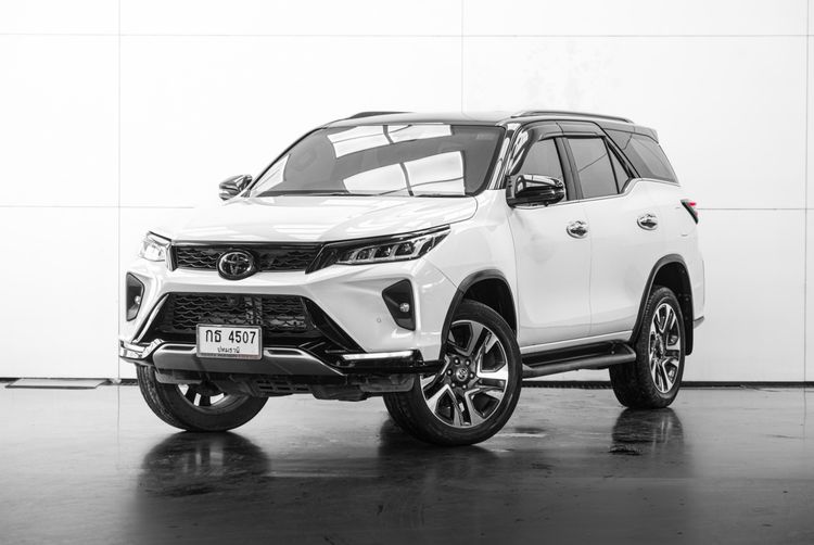 Toyota Fortuner 2020 2.8 Legender Utility-car ดีเซล ไม่ติดแก๊ส เกียร์อัตโนมัติ ดำ รูปที่ 2