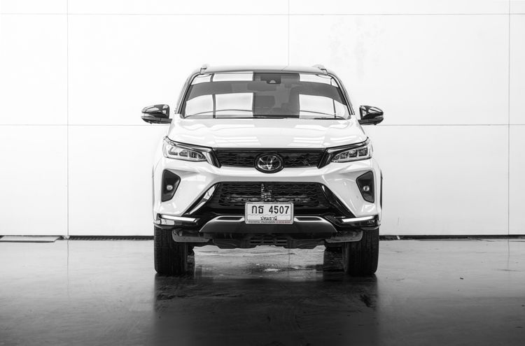 Toyota Fortuner 2020 2.8 Legender Utility-car ดีเซล ไม่ติดแก๊ส เกียร์อัตโนมัติ ดำ รูปที่ 3