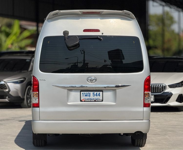 Toyota Commuter 2016 3.0 Van ดีเซล ไม่ติดแก๊ส เกียร์ธรรมดา เทา รูปที่ 4