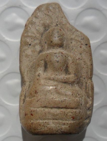 พระกรุพระลือลำพูนเนื้อกินเก่าค่ะ รูปที่ 13