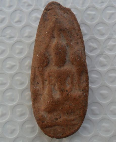 พระกรุพิมพ์พระขุนแผนไข่ผ่าซีกวัดพระรูปค่ะ