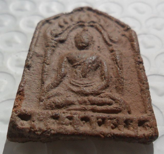 พระกรุวัดกระต่ายแกรบเนื้อดินเก่าค่ะ รูปที่ 5