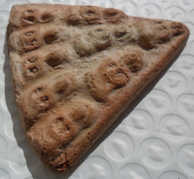 พระกรุวัดกระต่ายแกรบเนื้อดินเก่าค่ะ รูปที่ 9