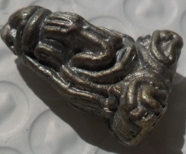 พระปิดตาเนื้อโลหะเก่าค่ะ รูปที่ 9