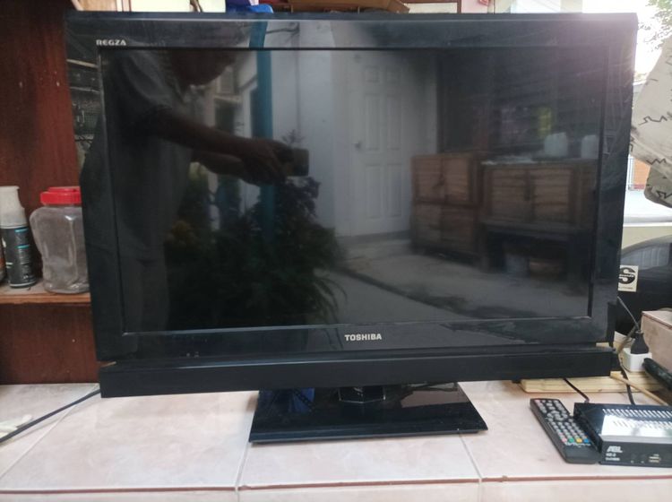 ทีวี lcd TOSHIBA 32" ทำจอคอมก็ได้ ต่อกล่องทีวีดิจิตอลภาพสวยเสียงดีรีโมทครบ เพียง 999 บาท รูปที่ 2