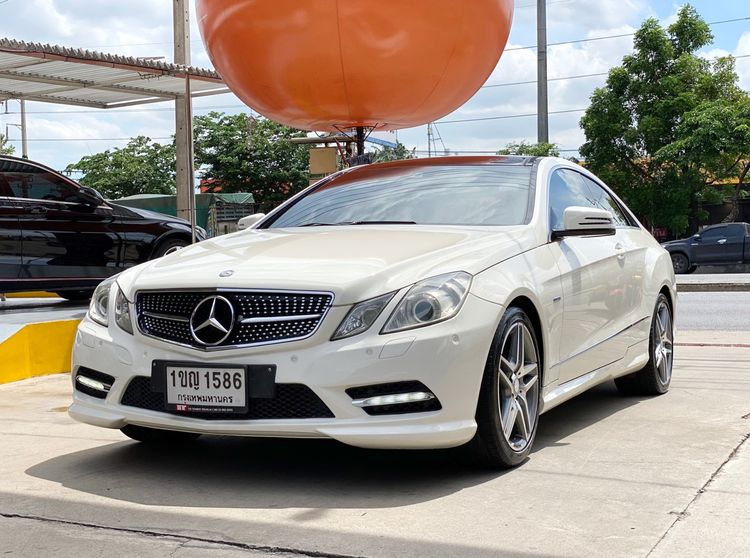 Mercedes-Benz E-Class 2012 E200 CGI Sedan เบนซิน ไม่ติดแก๊ส เกียร์อัตโนมัติ ขาว รูปที่ 4