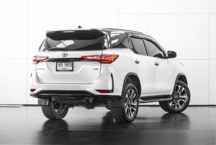 Toyota Fortuner 2023 2.4 Legender 4WD Utility-car ดีเซล ไม่ติดแก๊ส เกียร์อัตโนมัติ ขาว รูปที่ 4