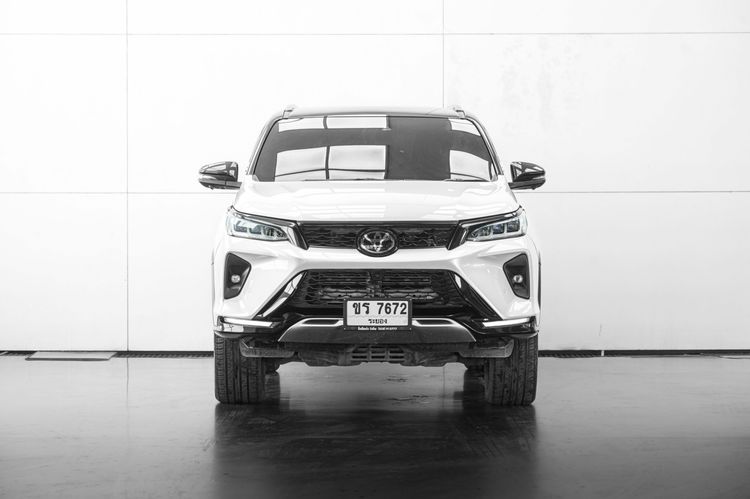 Toyota Fortuner 2023 2.4 Legender 4WD Utility-car ดีเซล ไม่ติดแก๊ส เกียร์อัตโนมัติ ขาว รูปที่ 3