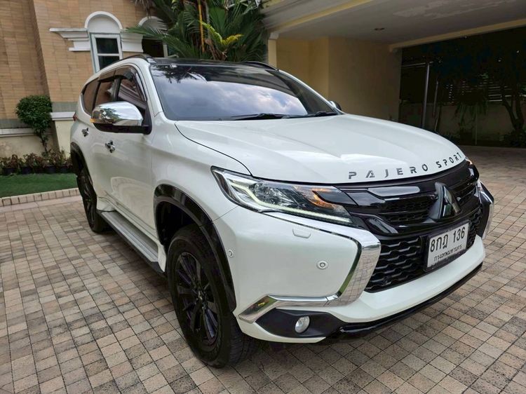 รถ Mitsubishi Pajero Sport 2.4 GT Premium สี ขาว