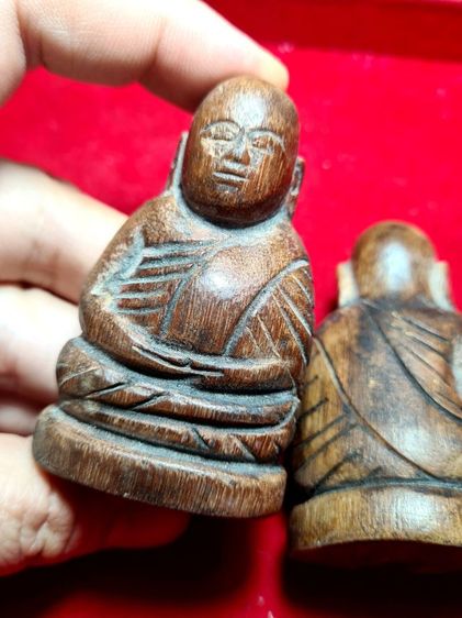 หลวงพ่อเงิน ไม้แกะ 2องค์ 1200 รูปที่ 3