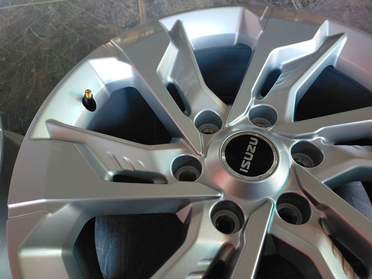 แม็กอีซูซู ใหม่ป้ายแดงไร้รอย ขอบ18 กว้าง7.5 et33 รูปที่ 6