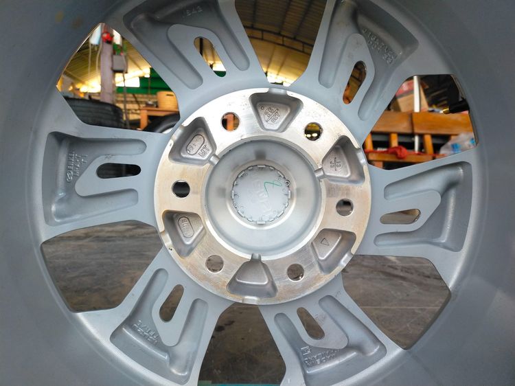 แม็กอีซูซู ใหม่ป้ายแดงไร้รอย ขอบ18 กว้าง7.5 et33 รูปที่ 10