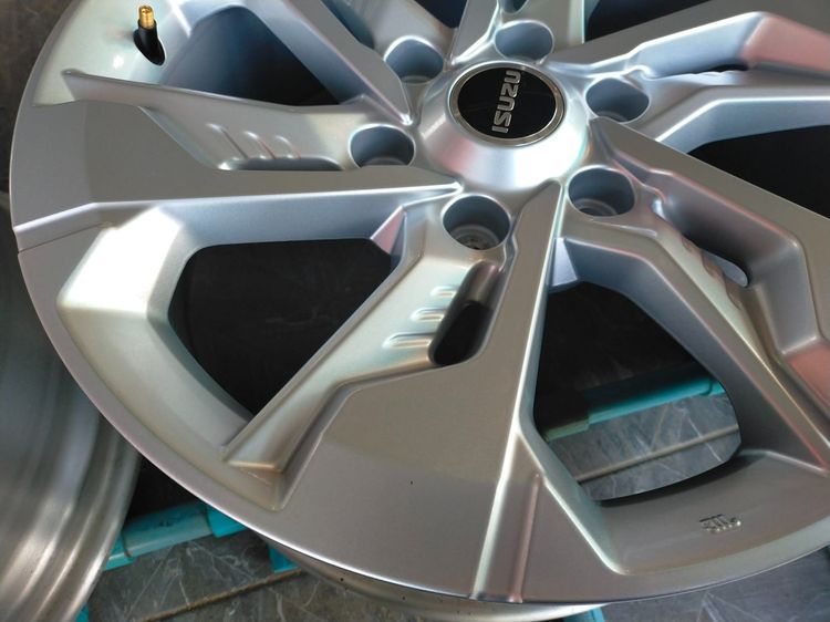 แม็กอีซูซู ใหม่ป้ายแดงไร้รอย ขอบ18 กว้าง7.5 et33 รูปที่ 8