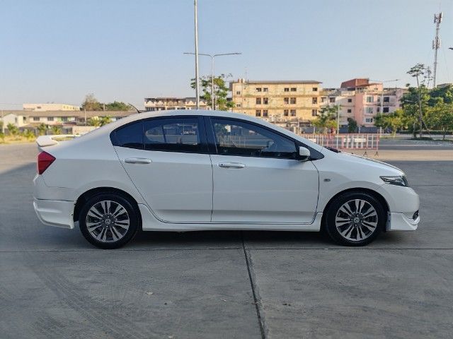 Honda City 2012 1.5 S i-VTEC Sedan เบนซิน ไม่ติดแก๊ส เกียร์อัตโนมัติ ขาว รูปที่ 4