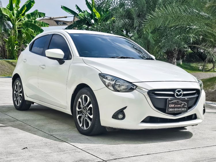 Mazda Mazda 2 2015 1.5 XD Sports High Plus Sedan ดีเซล ไม่ติดแก๊ส เกียร์อัตโนมัติ ขาว รูปที่ 2