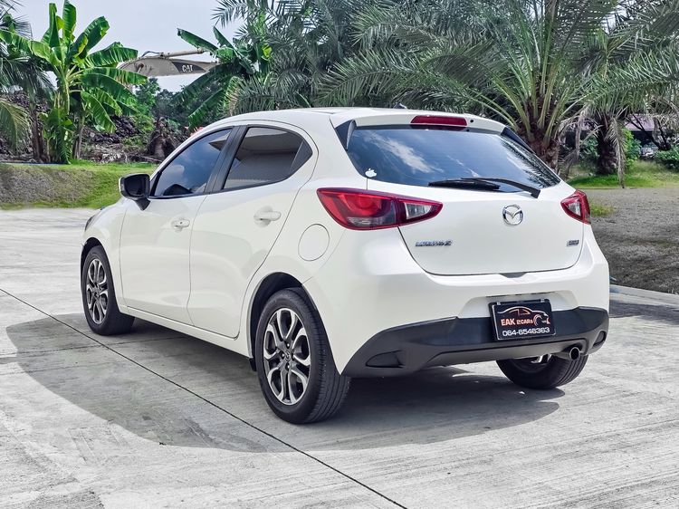 Mazda Mazda 2 2015 1.5 XD Sports High Plus Sedan ดีเซล ไม่ติดแก๊ส เกียร์อัตโนมัติ ขาว รูปที่ 4