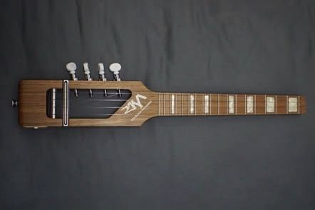 อูคูเลเล่ไฟฟ้า Risa Uke tenor
