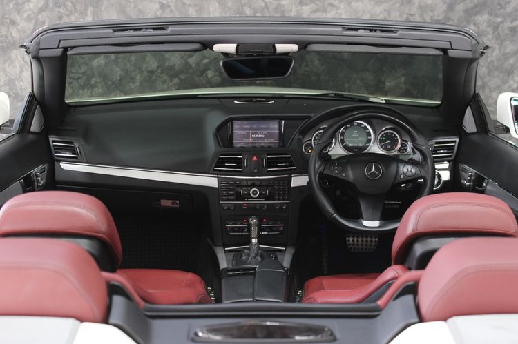 Mercedes-Benz E-Class 2011 W212 Sedan เบนซิน ขาว รูปที่ 4