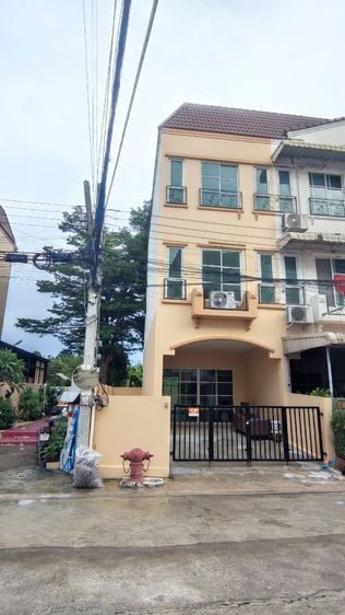 ขายถูก ทาวน์โฮม modern town เอกชัย46 ห้องมุม 3 ชั้น 24.8ตรว. บ้านทำใหม่ ขายราคาถูก

