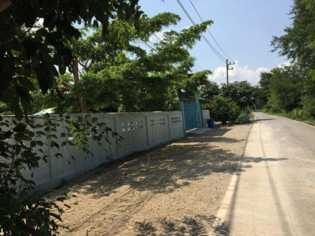 บ้านแฝด 5ห้อง บ้านเดี่ยว1หลัง เนื้อที่ 4ไร่ 1งาน 85ตรว อยู่แถวถ้ำค้างคาว อ.โพธาราม จ.ราชบุรี

 รูปที่ 2