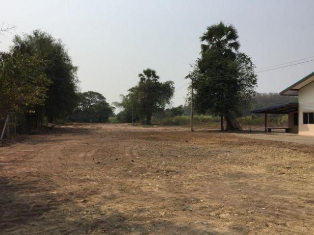 ที่ดิน 26ไร่ ติดเขา สงบ ร่มรื่น อากาศดี พร้อมบ้านใหม่ 1หลัง ล้อมรั้วลวดหนามแล้ว อยู่ อ.โพธาราม ต.ชำแระ จ.ราชบุรี

