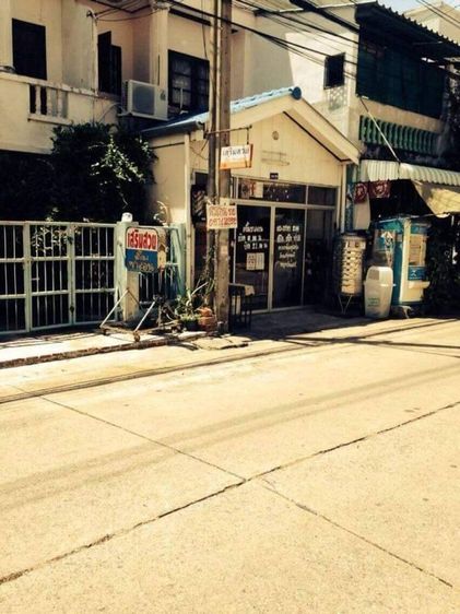 อื่นๆ สร้างเสร็จก่อน 2010 มีบางส่วน ขายบ้านทาวเฮ้าส์ 2 ชั้น 2 นอน 2 น้ำ รูปที่ 3