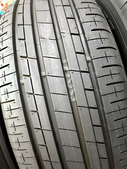 ยางถอดป้ายแดงขอบ 17” ยี่ห้อ TOYO TIRES รุ่น PROXES COMFORT ขนาด 225-65R17 ปี 25 MADE IN JAPAN สีเส้นตุ่มหน้ายางยังอยู่ครบ รูปที่ 8