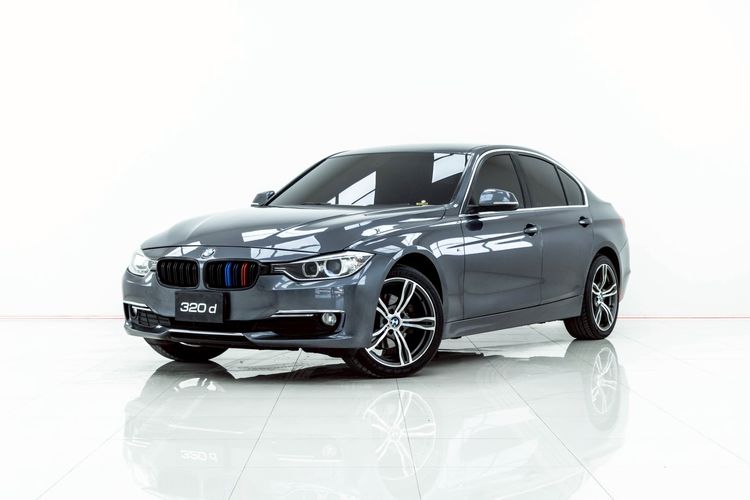 รถ BMW Series 3 320d สี เทา