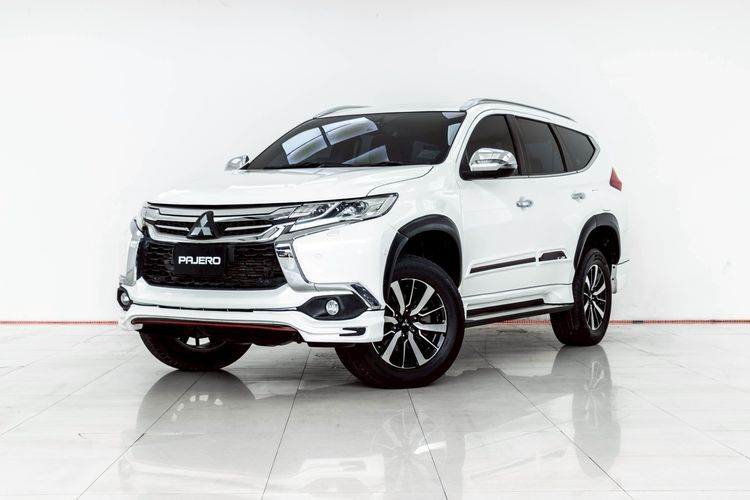 รถ Mitsubishi Pajero Sport 2.4 GT Premium 2WD สี ขาว