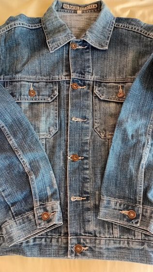 แจ๊กเก็ตยีนส์มือสอง ไซร์สM รอบอก 42" ยาว 24" สภาพดี มีตำหนิกระดุมหน้าหลุด 2 เม็ด ใส่ได้ทั้ง ญ และ ช รูปที่ 4