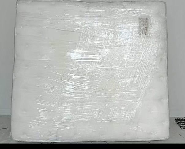 ที่นอน Omazz 6 ฟุต สภาพใหม่(บ้านตัวอย่าง)