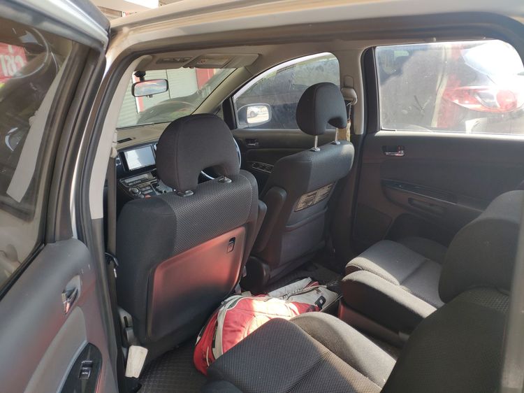 Toyota Wish 2004 2.0 Q Sedan เบนซิน เกียร์อัตโนมัติ บรอนซ์เงิน รูปที่ 2