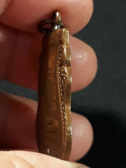 เหรียญหลวงพ่อขัน วัดนกกระจาบ จ.อยุธยา รุ่นแรก ปี2480 เนื้อทองแดงห่วงเชื่อมขอบกระบอก รูปที่ 3