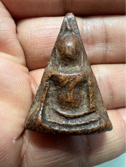 พระนางพญาพิษณุโลกพิมพ์เขาโค้ง รูปที่ 4