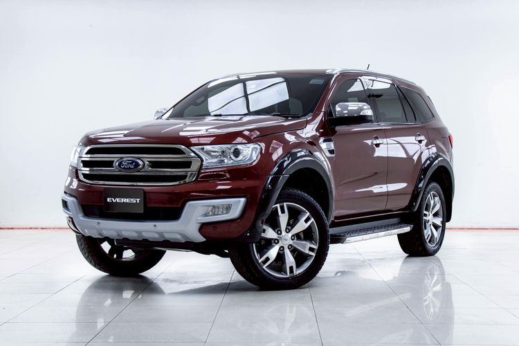 รถ Ford Everest 2.2 Titanium Plus สี แดง