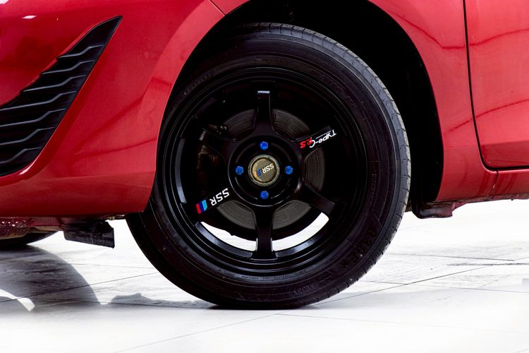 Toyota Yaris ATIV 2018 1.2 E Sedan เบนซิน ไม่ติดแก๊ส เกียร์อัตโนมัติ แดง รูปที่ 4