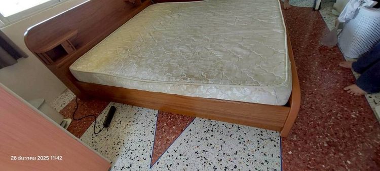 คิง เตียงนอน 6 ฟุต ของ SB สภาพดี