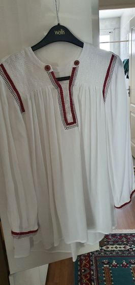 เสื้อ  2 ตัว