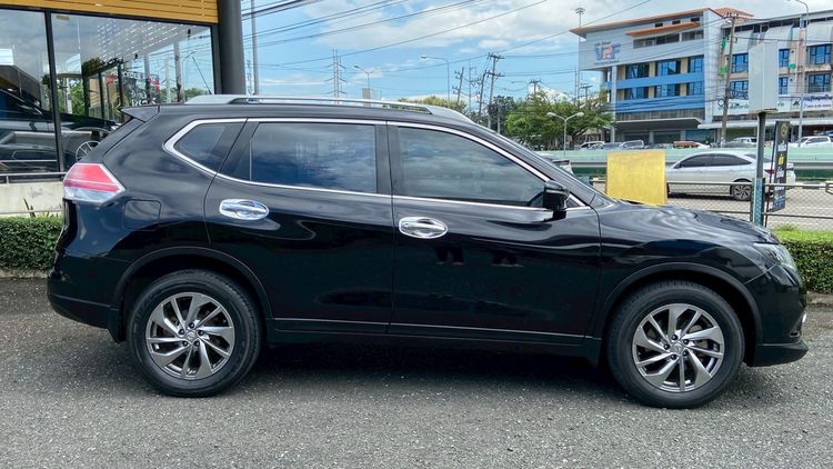 Nissan X-Trail 2015 2.5 VL 4WD Utility-car เบนซิน ไม่ติดแก๊ส เกียร์อัตโนมัติ ดำ รูปที่ 2