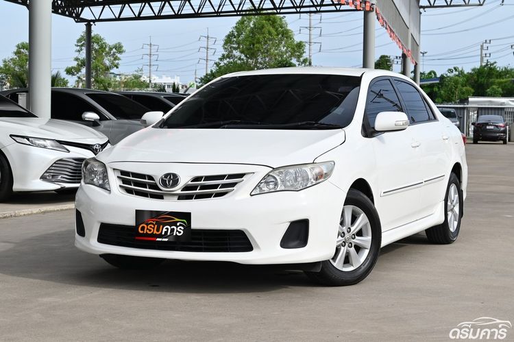 รถ Toyota Altis 1.6 E CNG สี ขาว