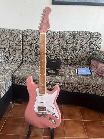 อื่นๆ กีต้าร์ไฟฟ้า Guita Gusta GST Bonnie พร้อม แอมป์ อุปการณ์ครบพร้อมเล่น 